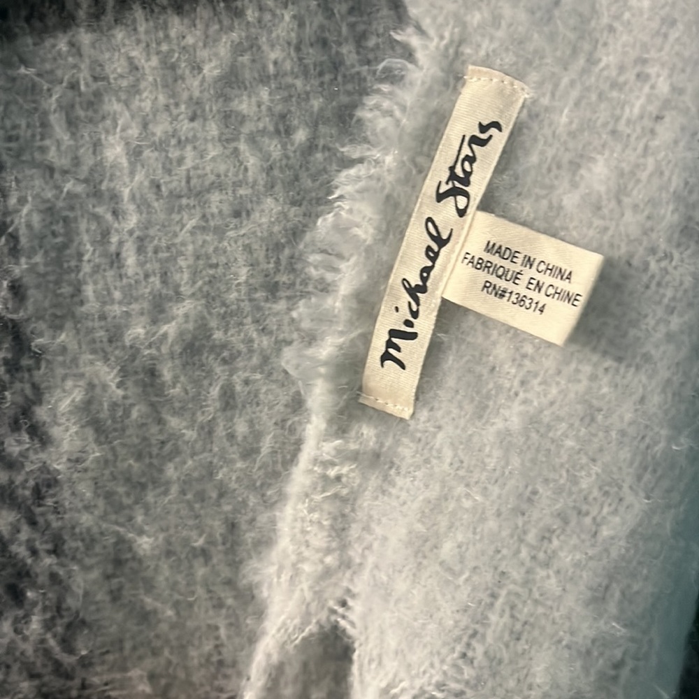 ✨MICHAEL STARS Brush Hour Oversized Scarf Black & Gray- soft, warm, cozy & cute! - Picture 3 of 7